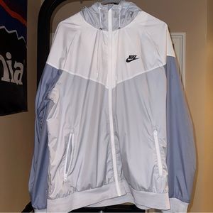 Nike Sportswear Windrunner
Men's Hooded Jacket
